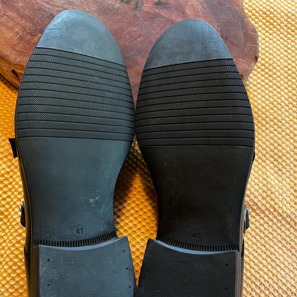 Black Bata soft  Leather Buckled Dress Shoes. Worn Once. Excellent Condition - Picture 5 of 5